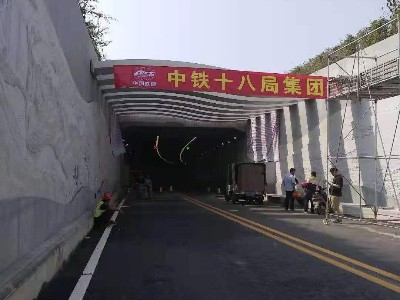 比起普通涂料鲁蒙lm聚脲弹性体涂料性价比还是很高的